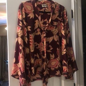 Women’s Mumu belle sleeve blouse